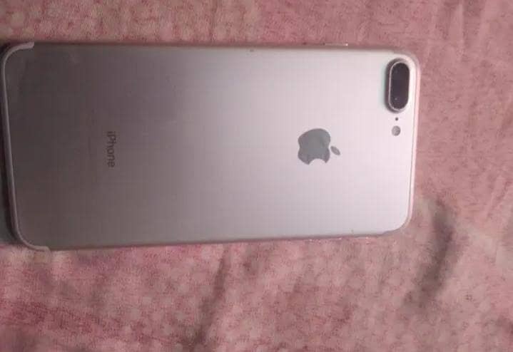 Apple iPhone 7 Plus 1