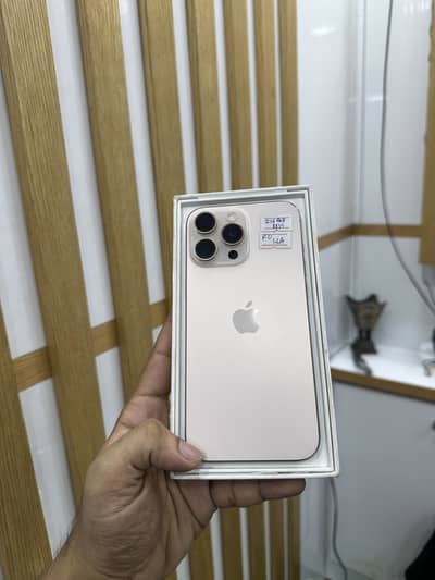 Apple iPhone 16 Pro Max 10/10 4months sim working factory unlock seald