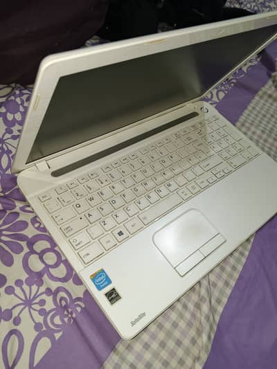 Toshiba laptop original Multan Chungi no 14