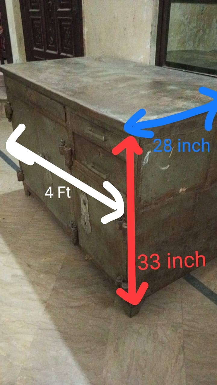 Table with Safe Box 0
