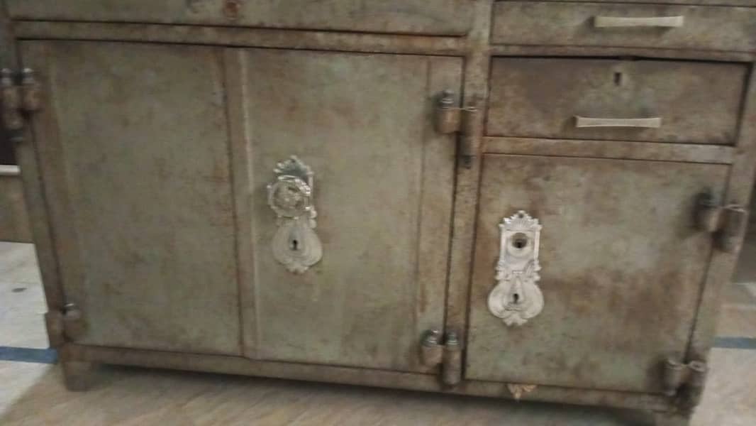 Table with Safe Box 2