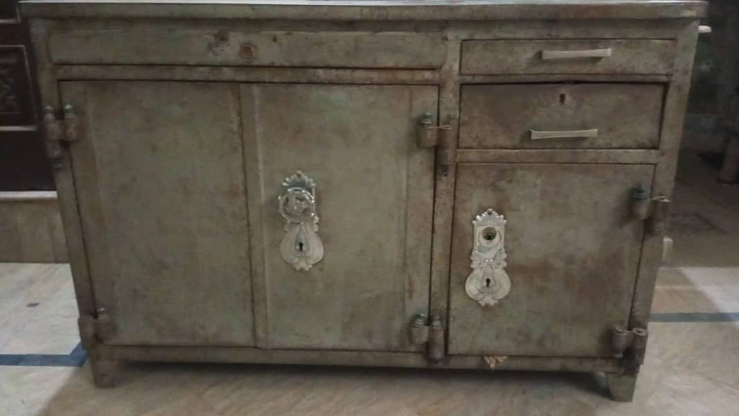Table with Safe Box 5