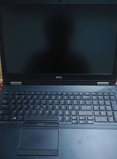 Dell latitude E5570 i7 6th 2 gb Radeon 256 SSD