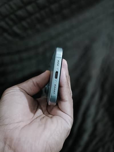 Apple iPhone 16 Pro