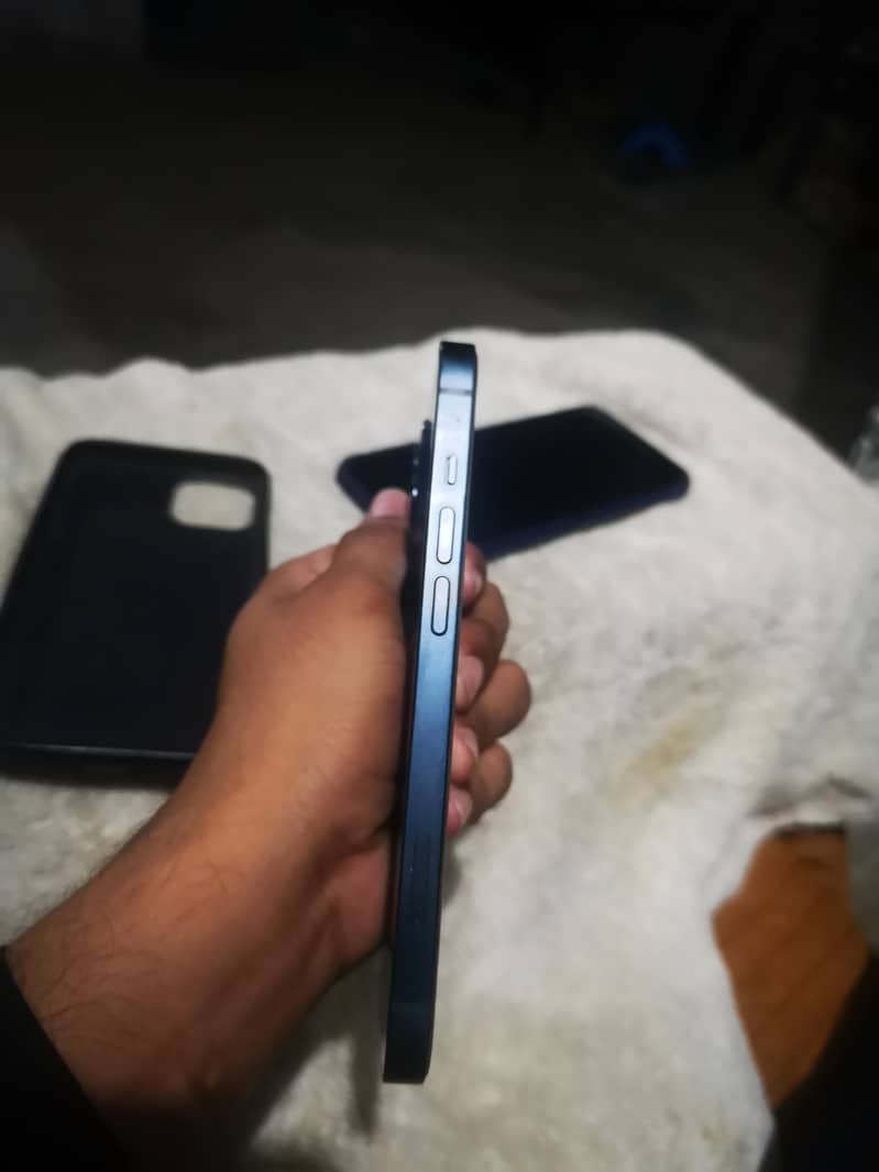 Apple iPhone 13 1