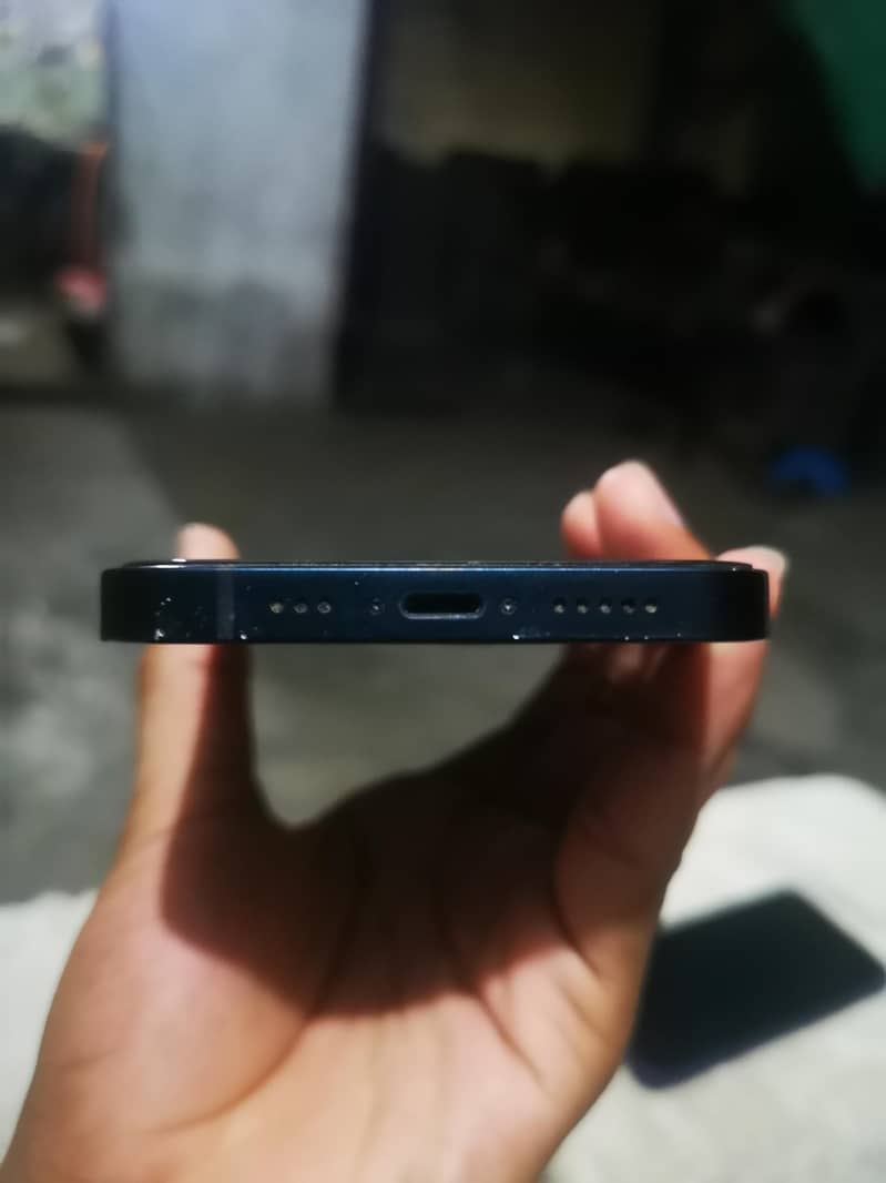 Apple iPhone 13 4