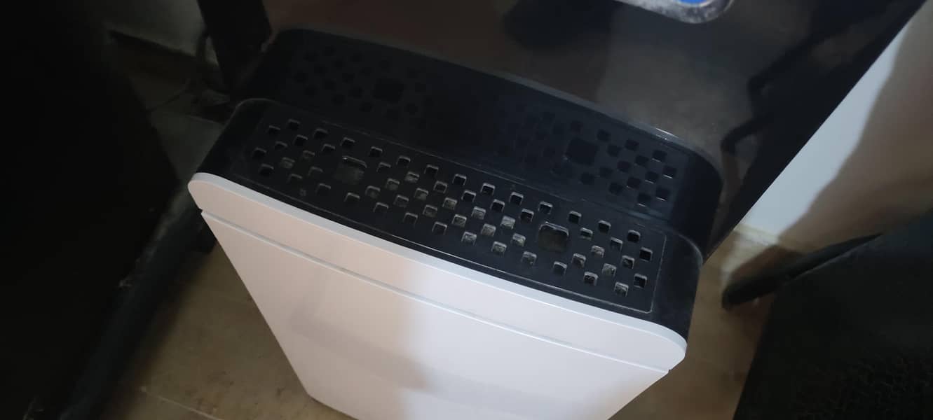 pel dispensor 1