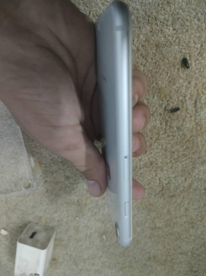 Apple iPhone 8 0