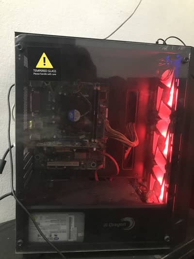 FULL GAMING SETUP WITH LCD