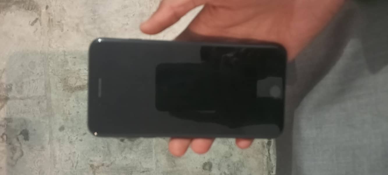Apple iPhone 7 Plus 3
