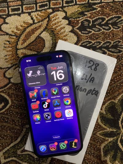 Apple iPhone 16