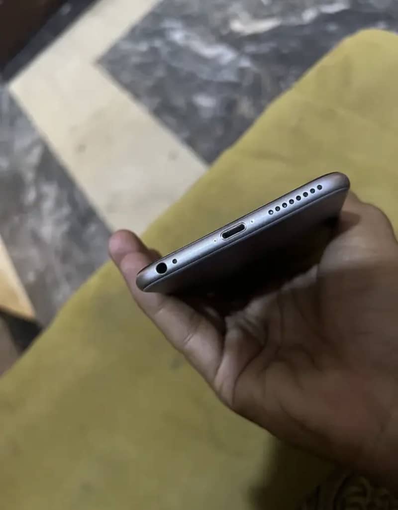 Apple iPhone 6 Plus 2