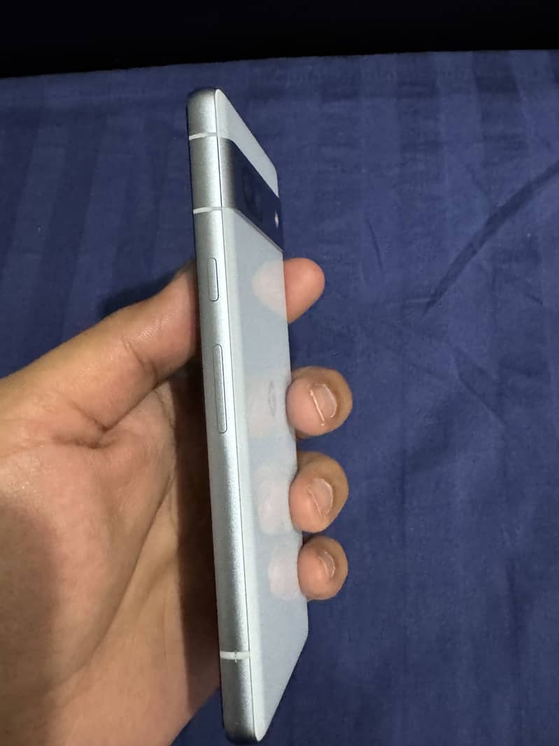 Google Pixel 7a 2