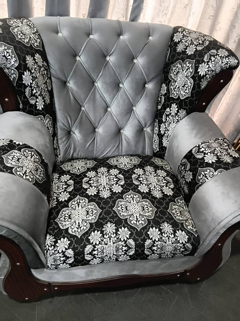 7 seater sofas for sell 3