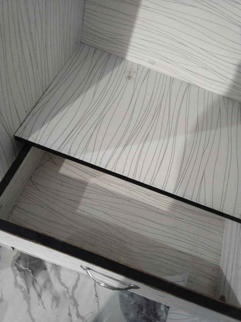 wardrobe and devider 4