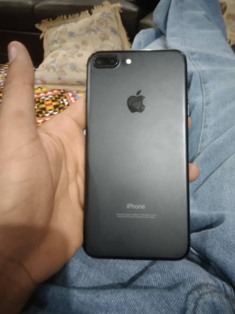 Apple iPhone 7 Plus 1