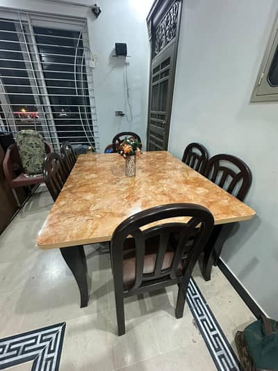Dining table for sale