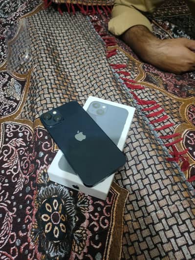 Apple iPhone 13