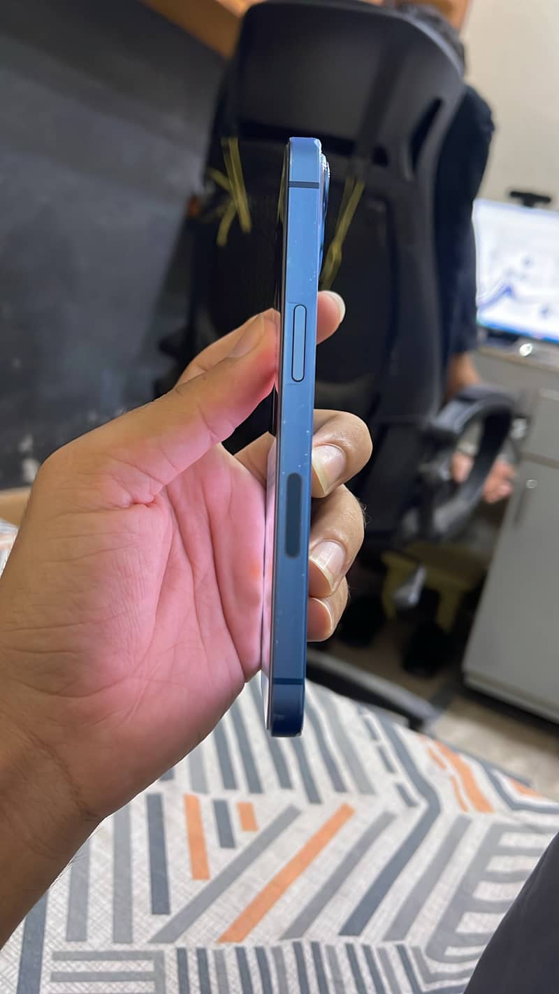 Apple iPhone 13 1