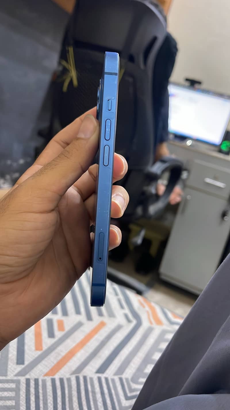 Apple iPhone 13 3