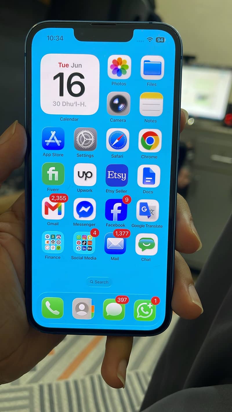 Apple iPhone 13 4