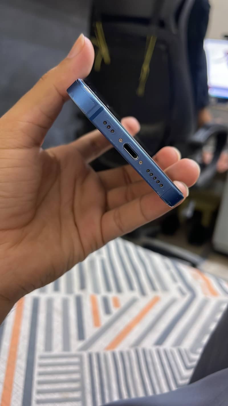 Apple iPhone 13 6