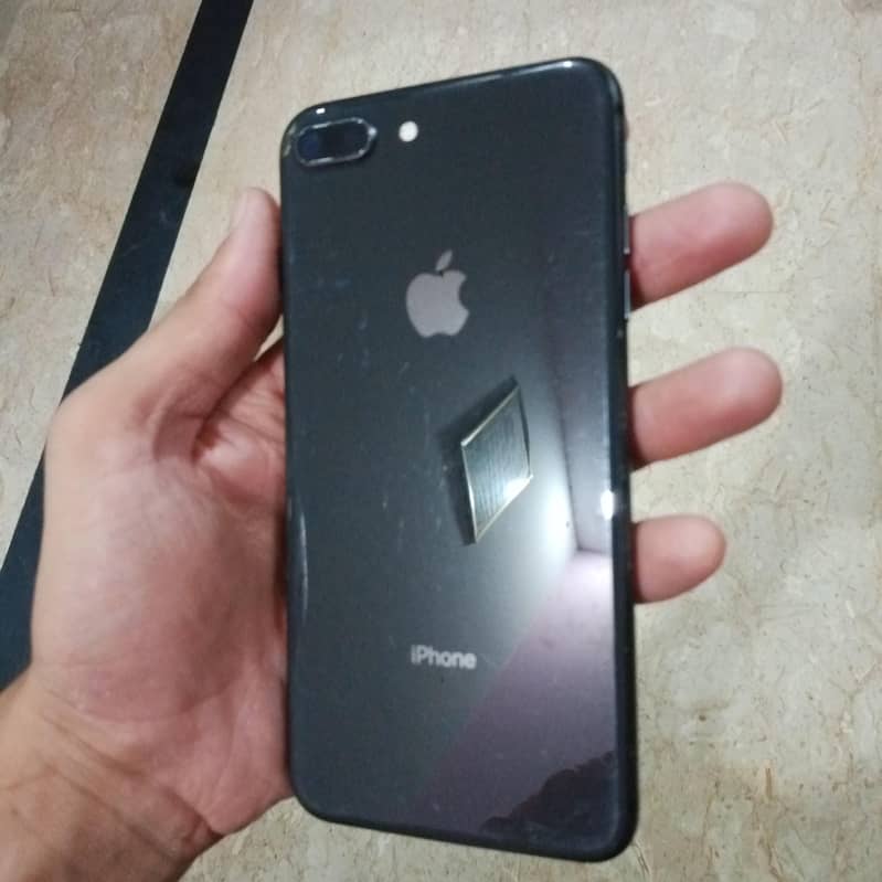 Apple iPhone 8 Plus 0