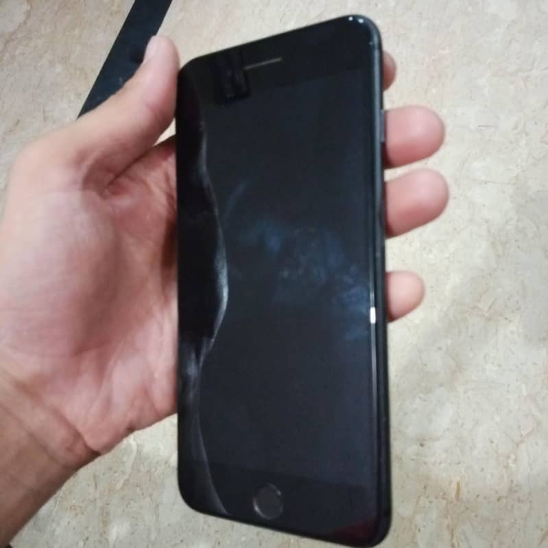 Apple iPhone 8 Plus 1
