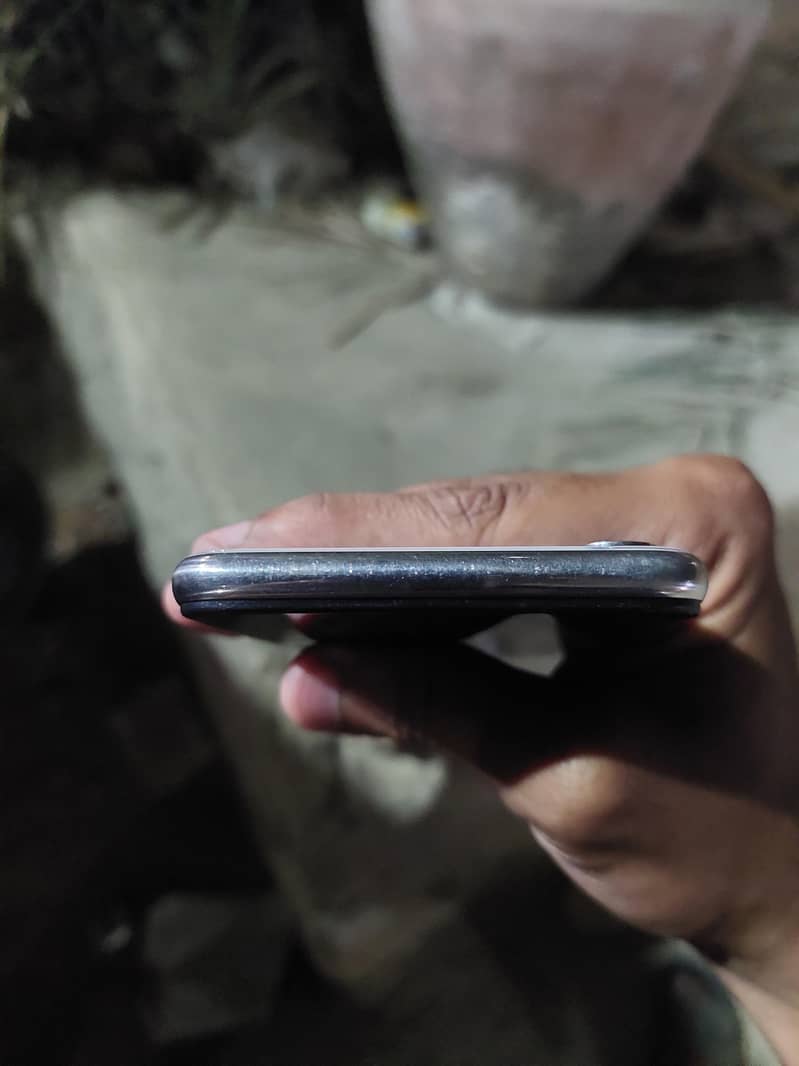 Apple iPhone X 5
