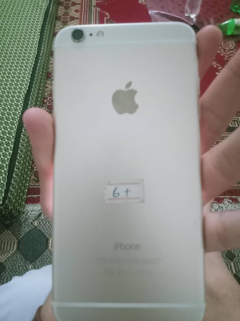 Apple iPhone 6 Plus 3