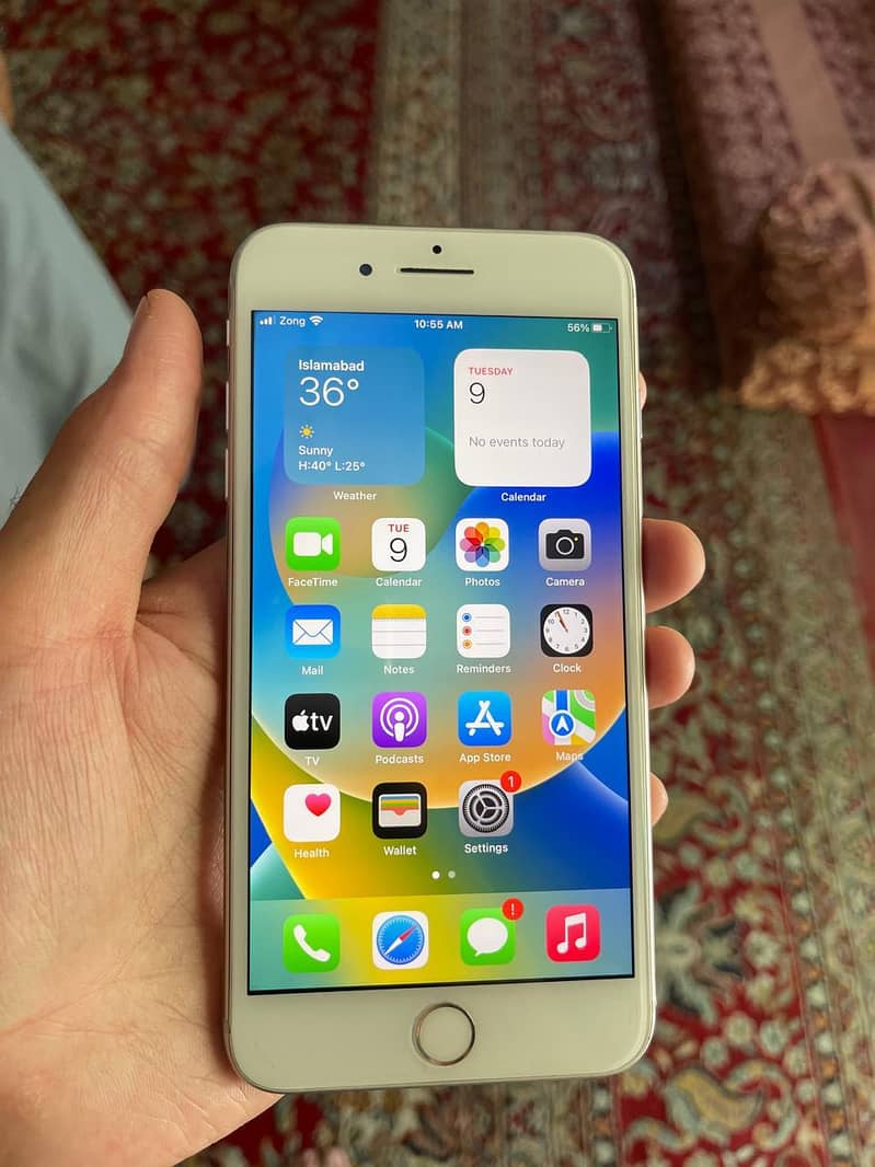 Apple iPhone 8 Plus 0