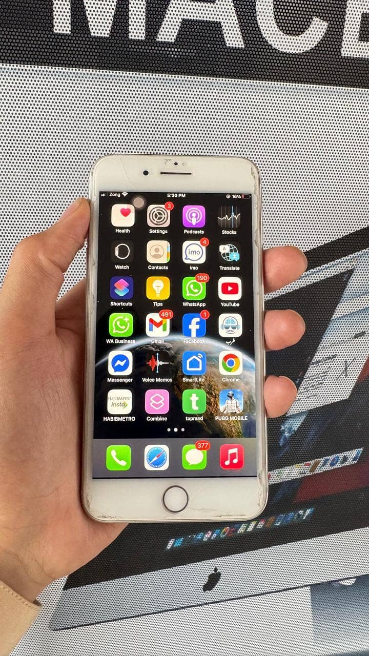 Apple iPhone 8 Plus 1
