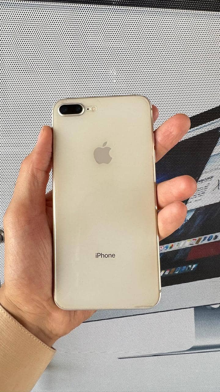 Apple iPhone 8 Plus 2