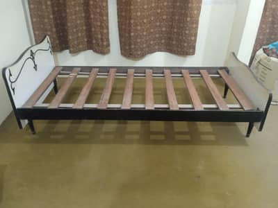 Single bed's