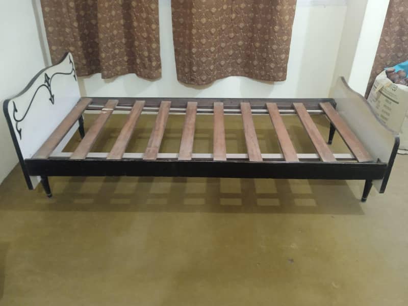 Single bed's 0