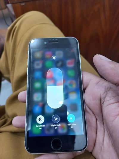Apple iPhone SE