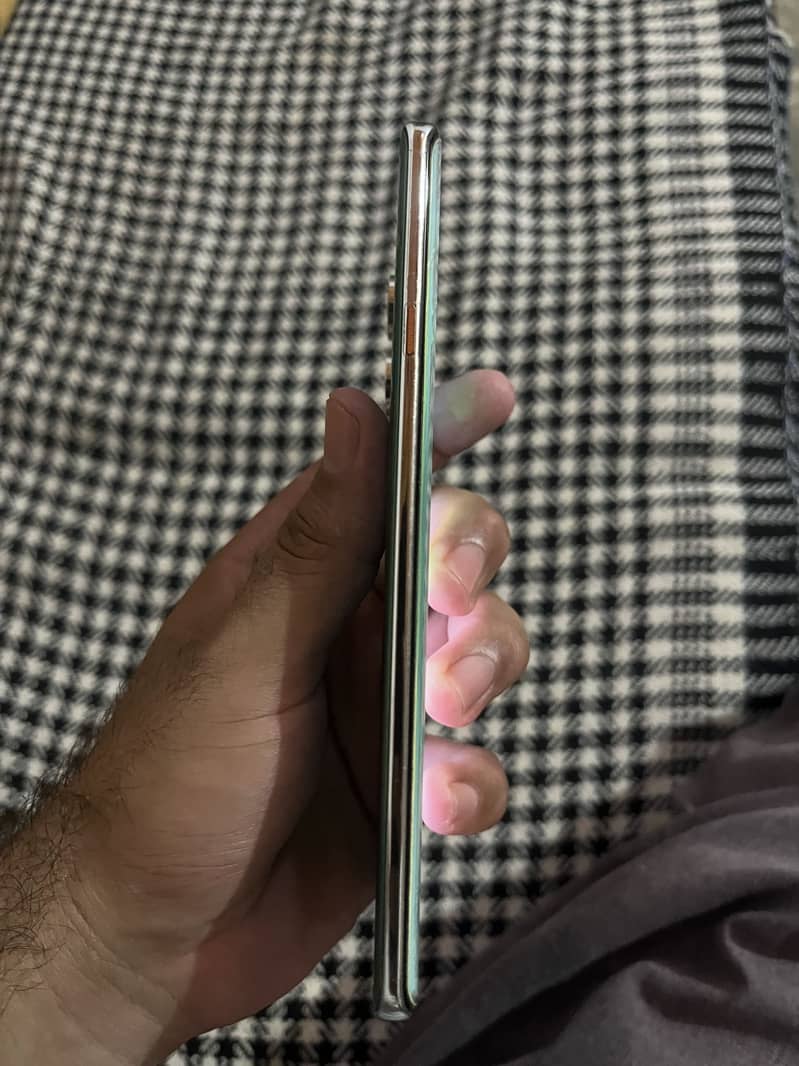 Tecno camon 40 pro 2