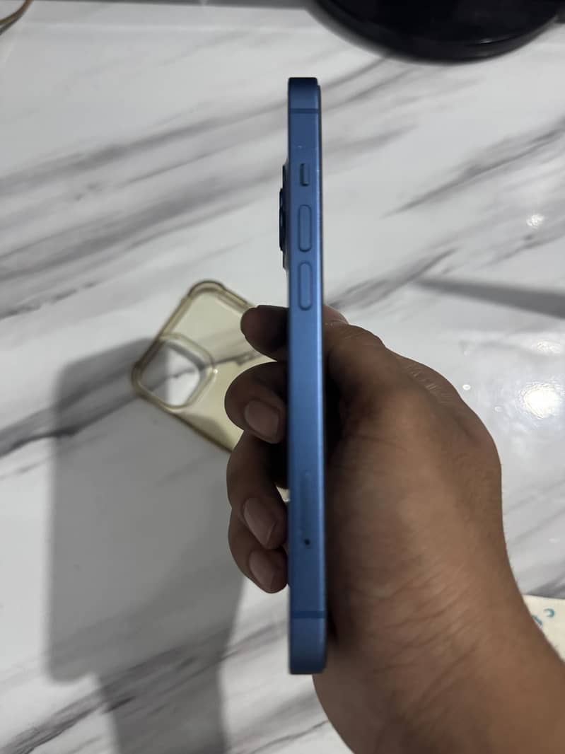 Apple iPhone 13 3