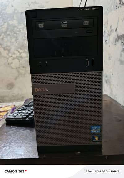 new condition cpu Dell processor Core (TM) i3 3.30 Ram 3 GB DVD Rome