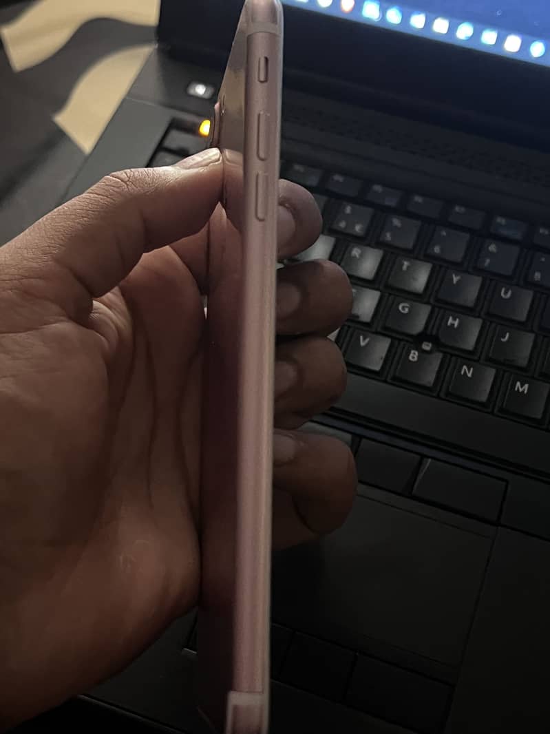 Apple iPhone 7 Plus 2