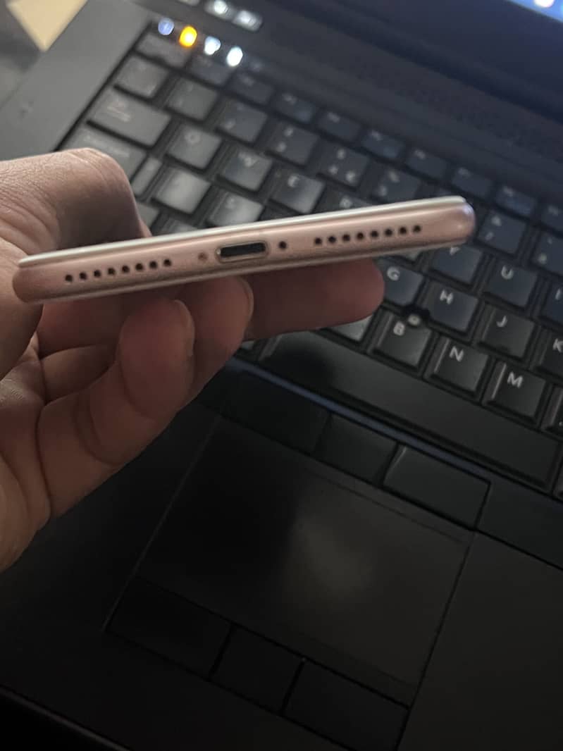 Apple iPhone 7 Plus 3