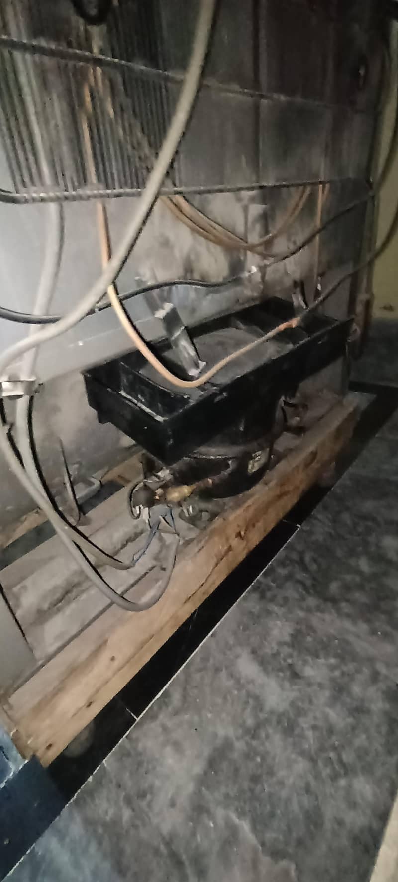 Dawlance refrigerator 2 door 0