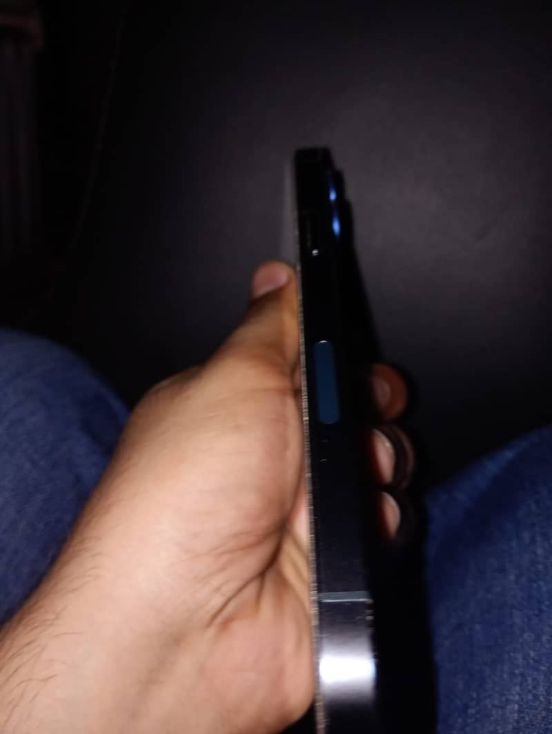 Apple iPhone 12 Pro Max 4