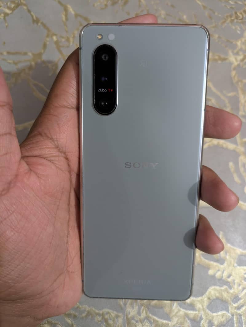 Sony 5 II 4