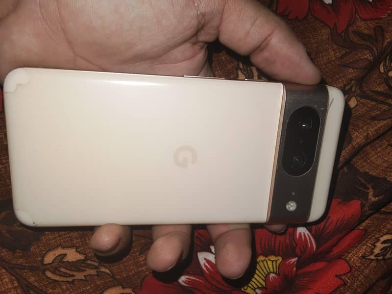 Google Pixel 8 4