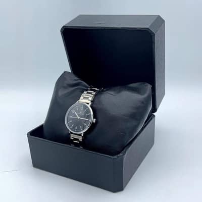 Women stainless steel watch black dial