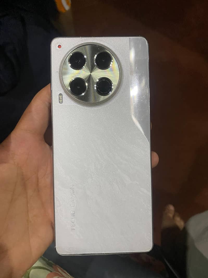 Tecno CAMON 30 0