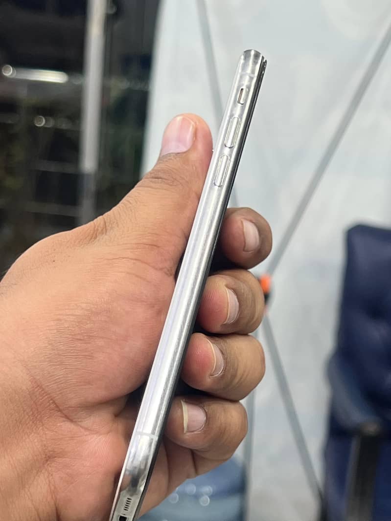 Apple iPhone X 5