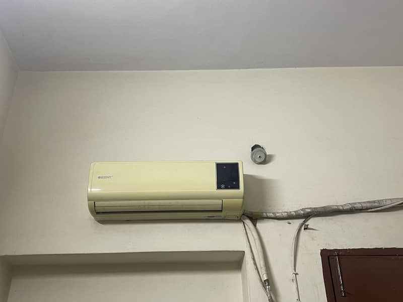 Orient split Ac 1 ton 1