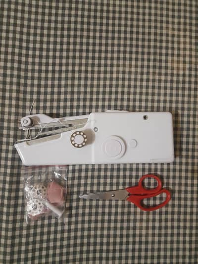 sewing machine with accessories